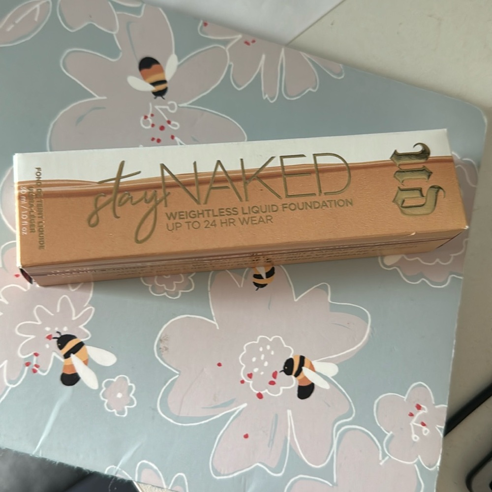 Urban Decay Naked Weightless Liquid Foundation shade 31NN